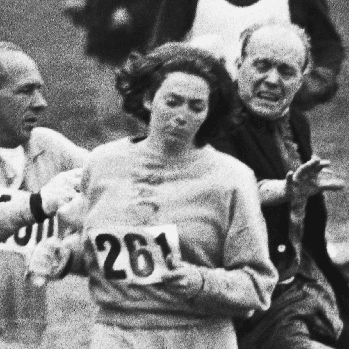 Réécrire la force au féminin : Pourquoi les aptitudes féminines sportives sont-elles encore à ce jour tant dévalorisées ?